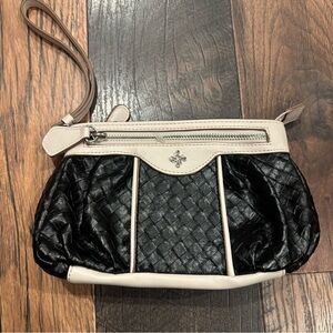 Vera Wang Elegant Black and White Women's Bag in Great Condition